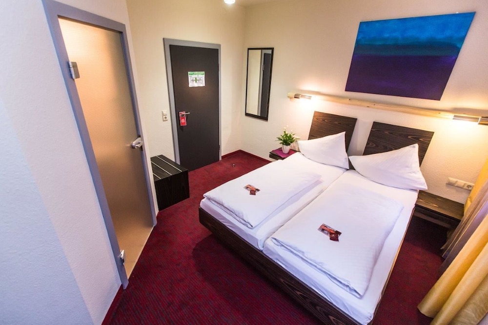 Classic Double Room Single Use, 1 Double Bed photo 2