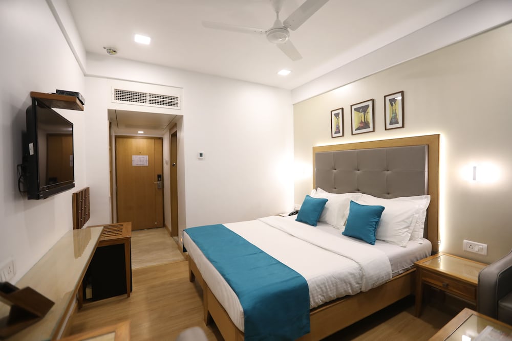 Executive Room - Photo 7