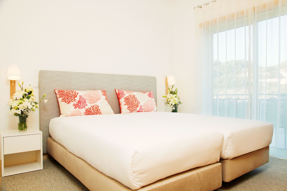 Superior Apartment, 3 Bedrooms, Beachside - Photo 2