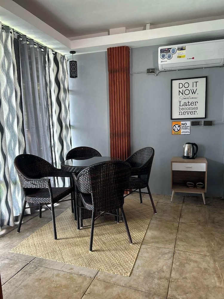 Family Room photo 3