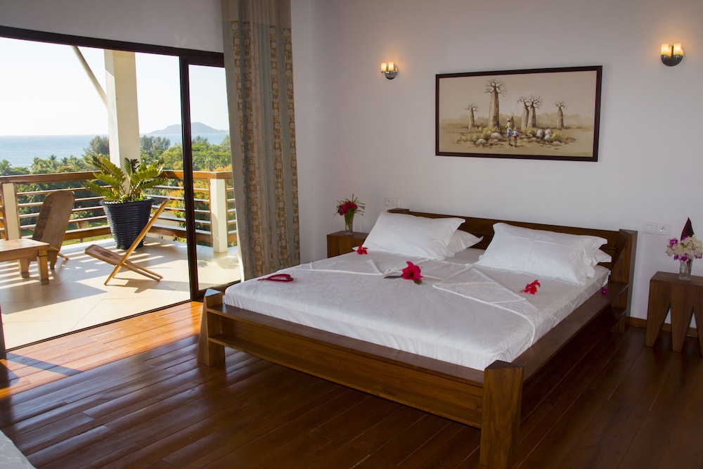 Deluxe Suite, Sea View photo 3