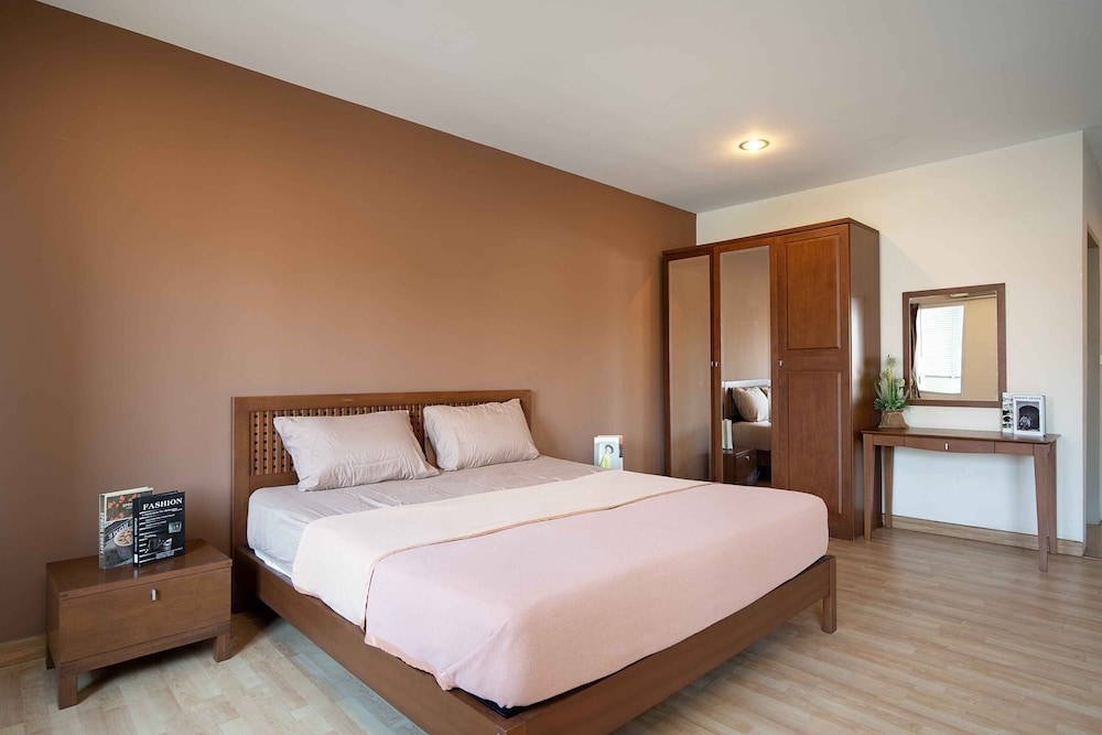 Junior Suite, Balcony, City View photo 3