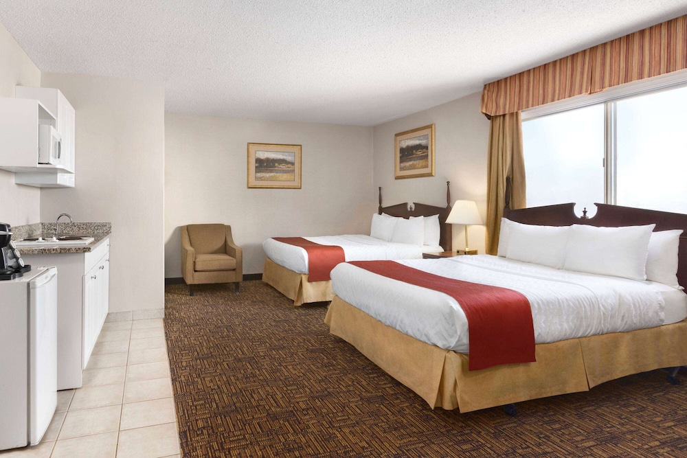 Suite, 2 Queen Beds, Non Smoking - Photo 1