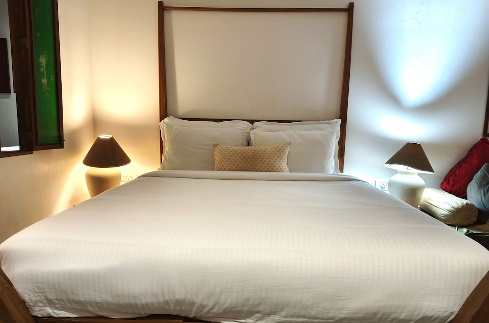 Deluxe Double Room - Photo 11