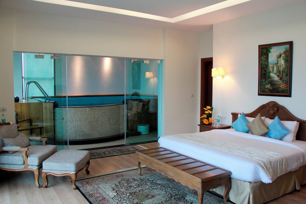 Junior Studio Suite, Balcony, Mountain View