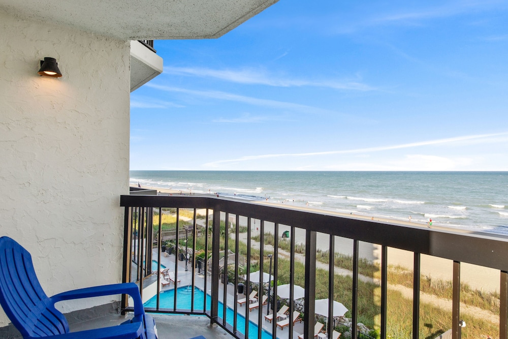 Standard Suite, 1 King Bed with Sofa bed, Balcony, Ocean View photo 2