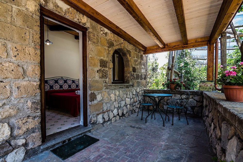 Quadruple Room, Sea View (Camelia) photo 3