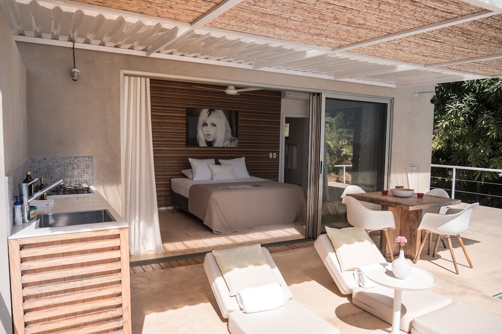 Deluxe Bungalow, Private Pool, Sea View photo 3