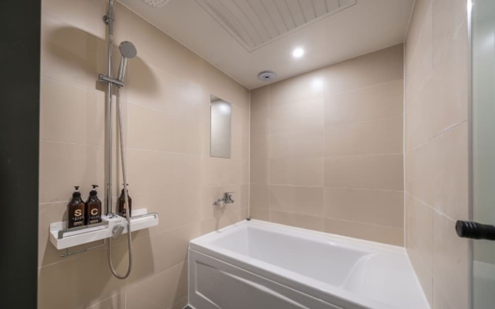 Deluxe Twin Room - Photo 2