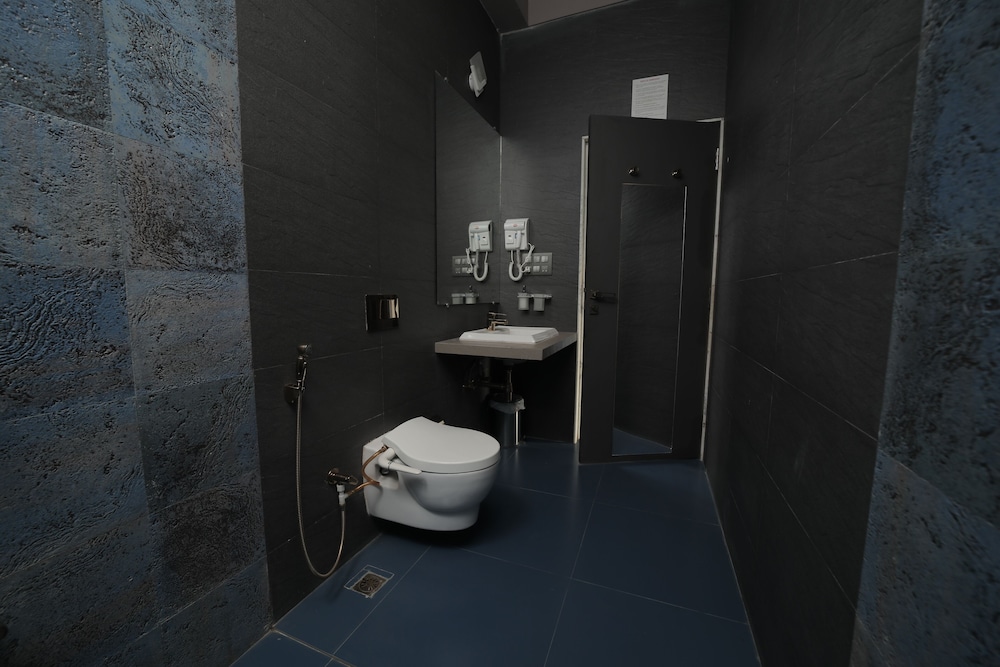 Ultra Luxury Suite with Mountain and Valley View - Photo 3