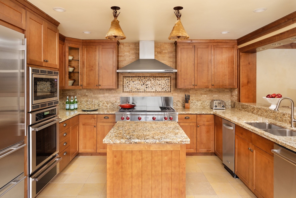 Penthouse, 3 Bedrooms, Non Smoking (The Delta Residence 1 King 3 Queen) - Photo 10