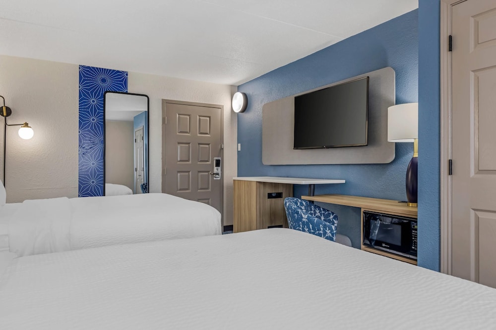 Room, 2 Queen Beds, Non Smoking (Efficiency) photo 2