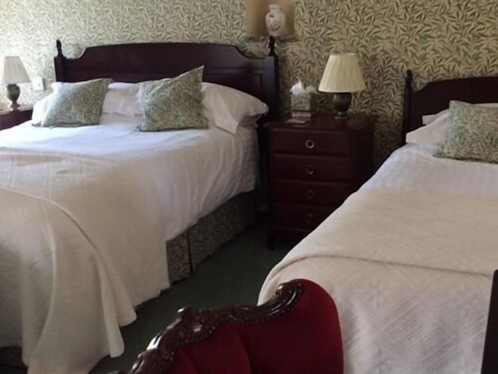Standard Suite, Ensuite photo 2