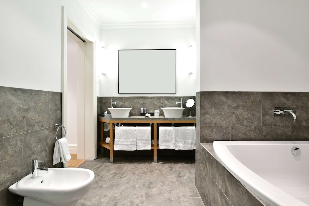 Suite, 1 King Bed, Golf View (Duplex) - Photo 11