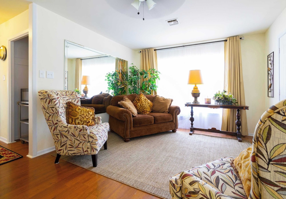 Apartment, Multiple Beds, Balcony, Garden View (Mariposa Monarch) photo 2
