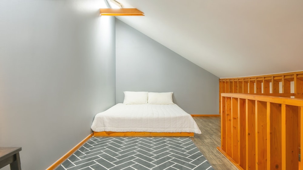 Basic Room, 1 Bedroom (Room 201) - Photo 4