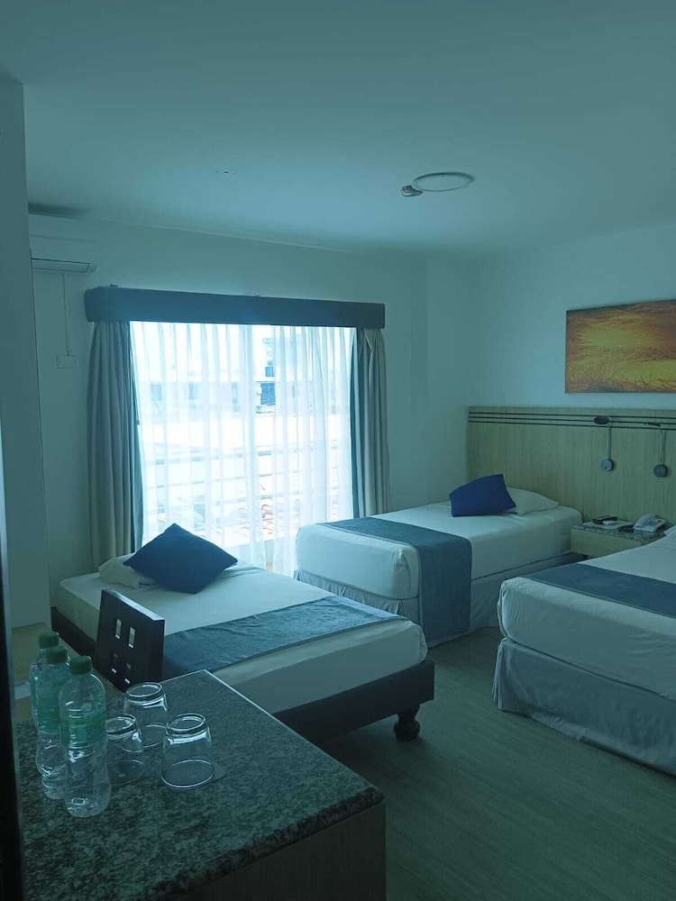 Family Triple Room, Balcony, City View photo 3