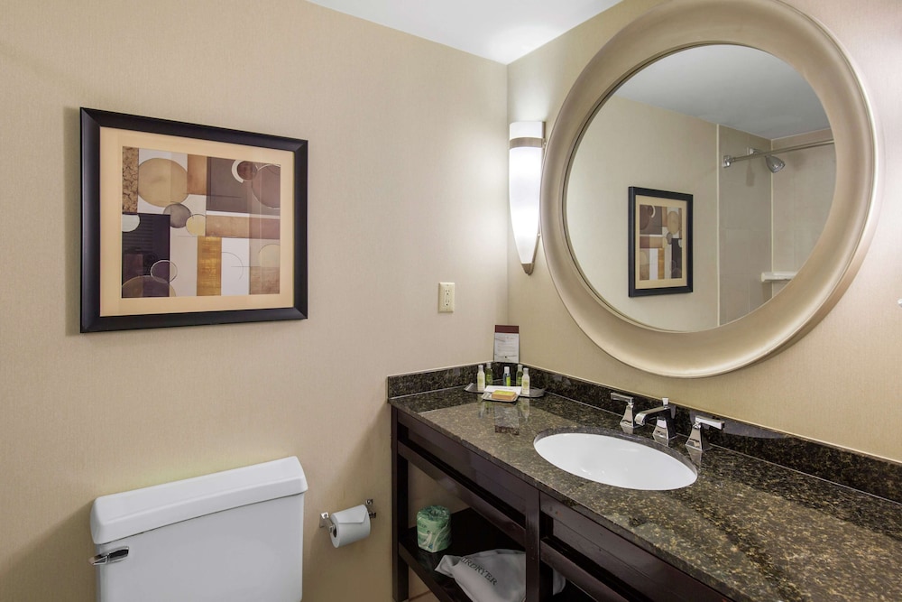 Deluxe Room, 1 King Bed, City View - Photo 7