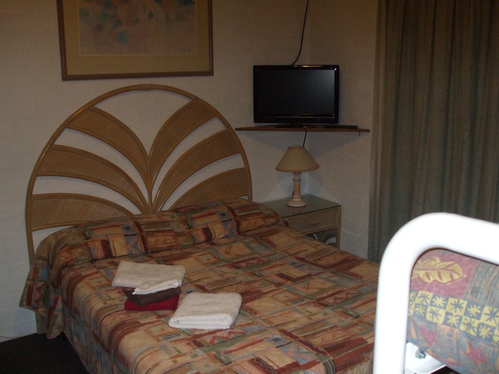 LODGE ROOM 8, PRIVATE BATHROOM. photo 1