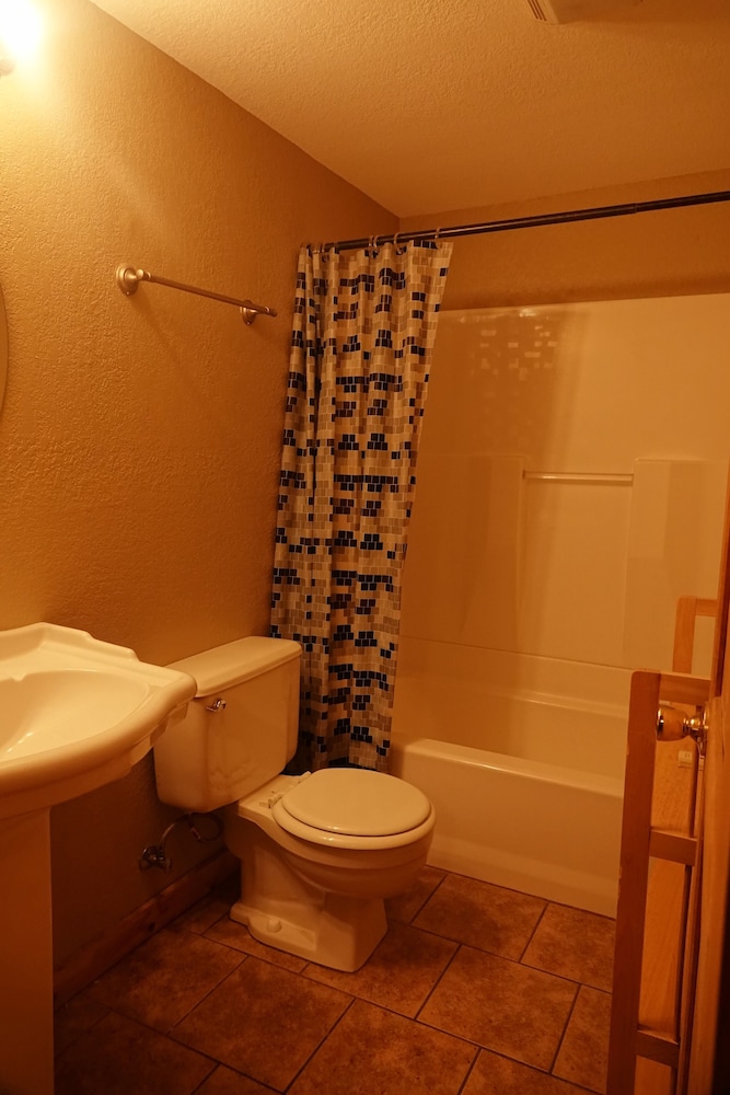 Superior Cabin, 2 Bedrooms, Mountain View photo 2
