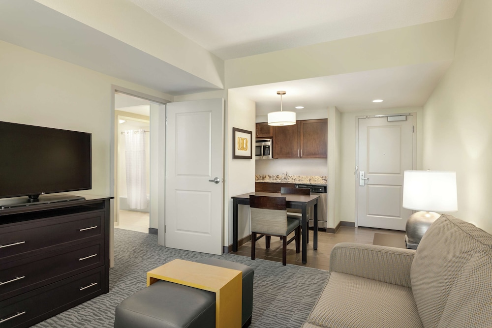 Suite, 1 King Bed, Accessible, Non Smoking