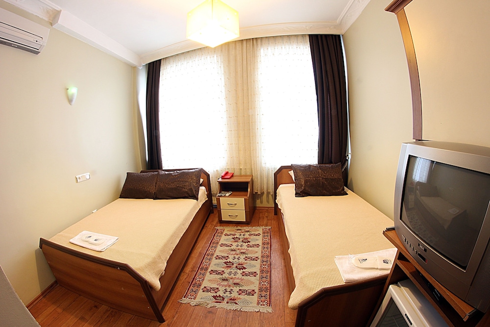 Basic Twin Room photo 1