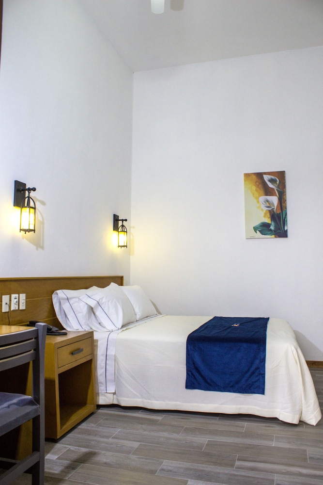 Double Room, 1 Queen Bed