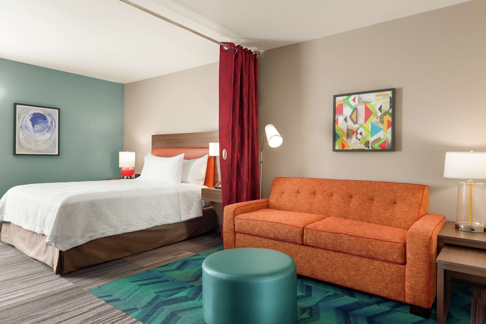 Studio, 1 Queen Bed, Accessible, Bathtub photo 2