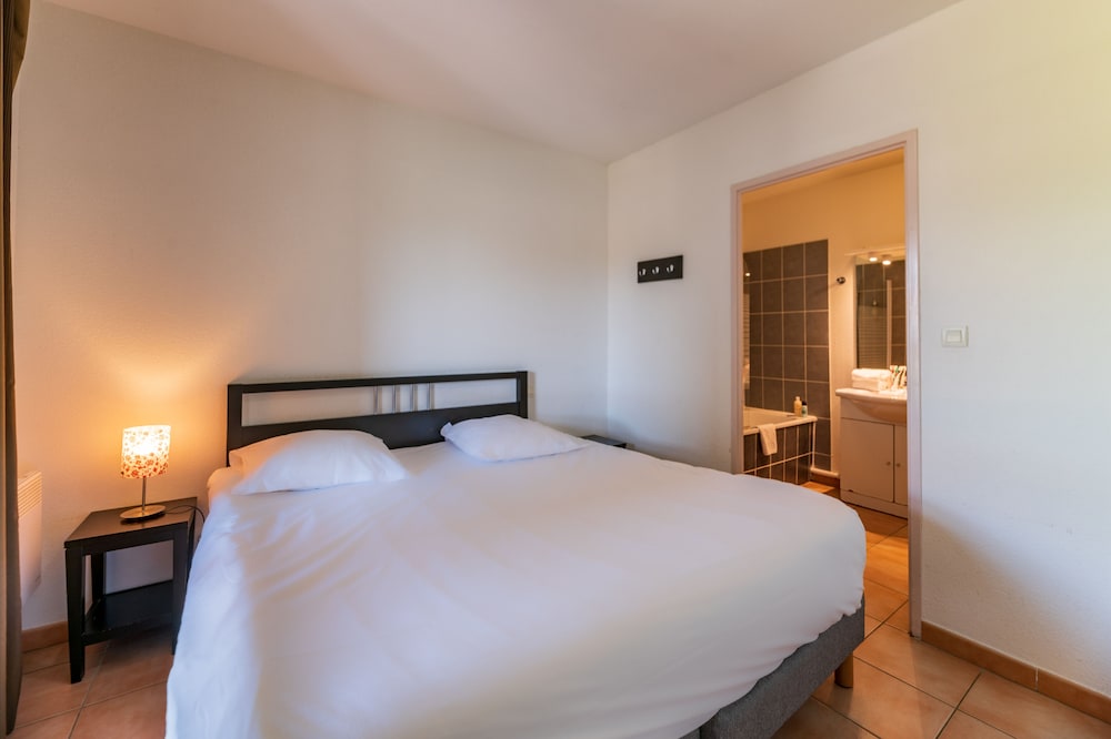 Superior Family Apartment - Photo 8