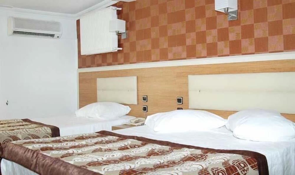 Standard Triple Room, Garden View photo 3