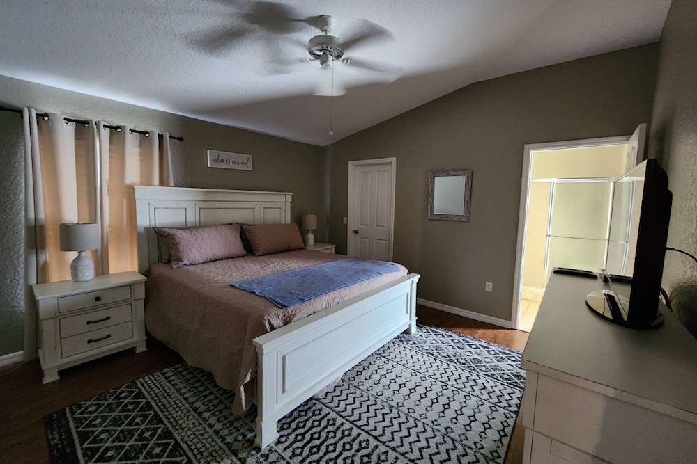 House (733 Reserve at Town Center)