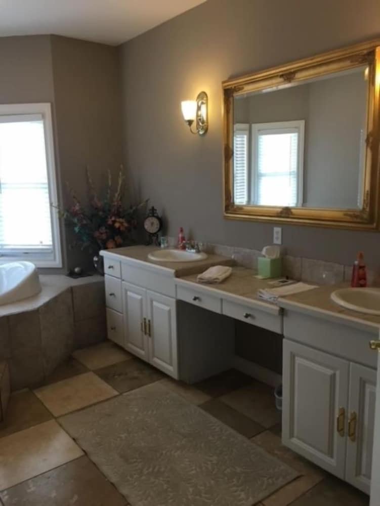 Standard Double Room, Ensuite (Sleeping Lion Master Suit) photo 3