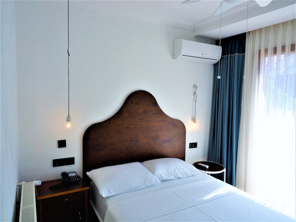 Standard Double Room, Pool View photo 1