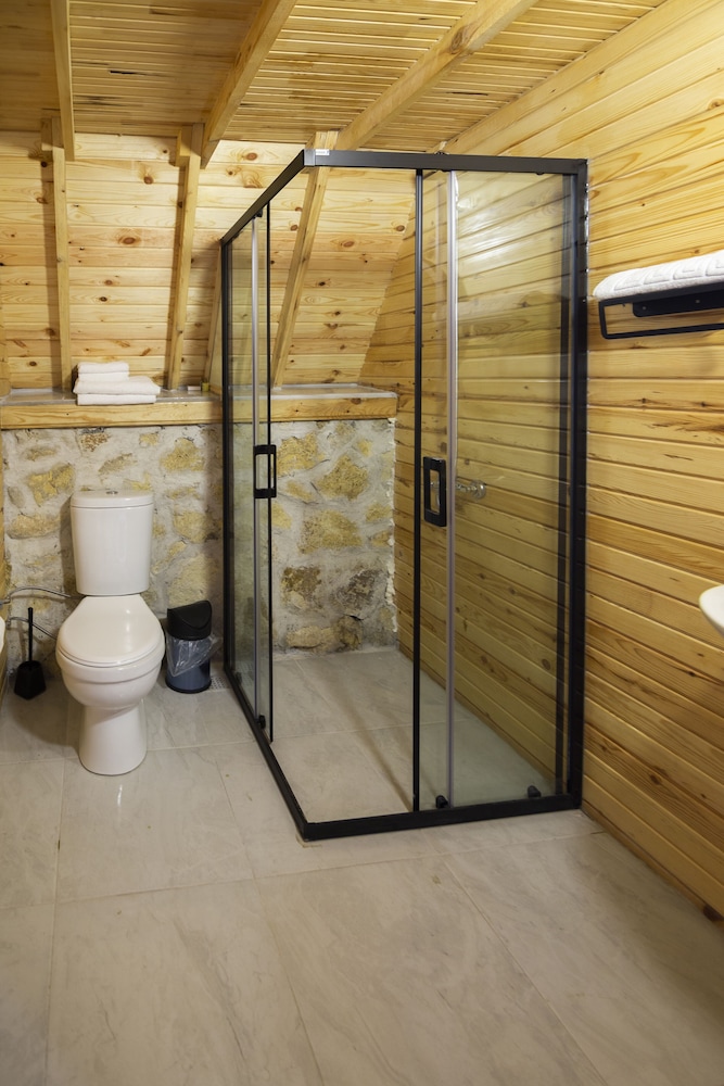 Bungalow with Fireplace and Jacuzzi photo 3