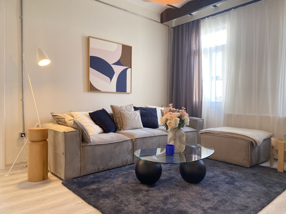 Apartment photo 1