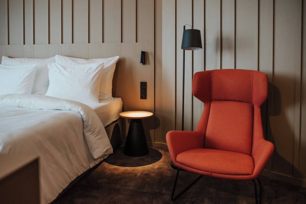 Executive Double Room, Pool Access - Photo 2