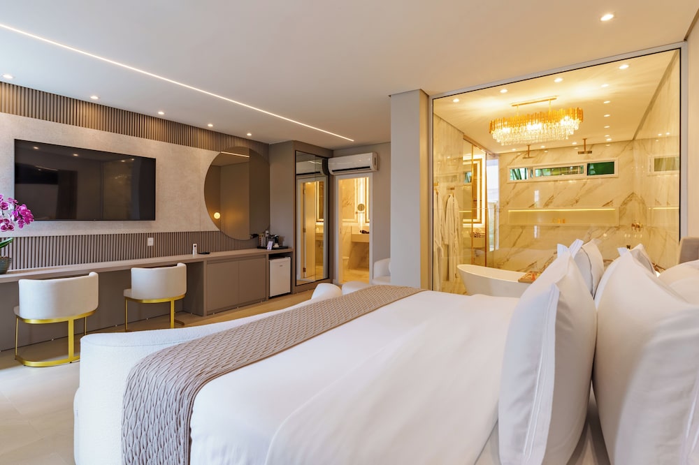 Romantic Suite, Bathtub, Resort View