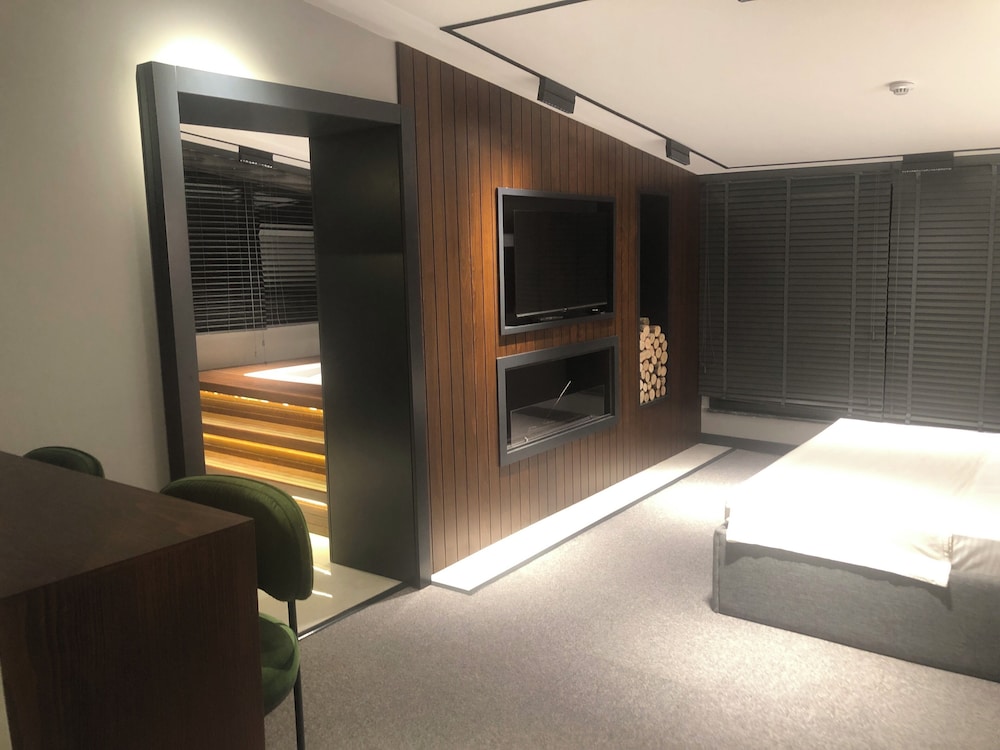 Deluxe Studio Suite, Smoking photo 3