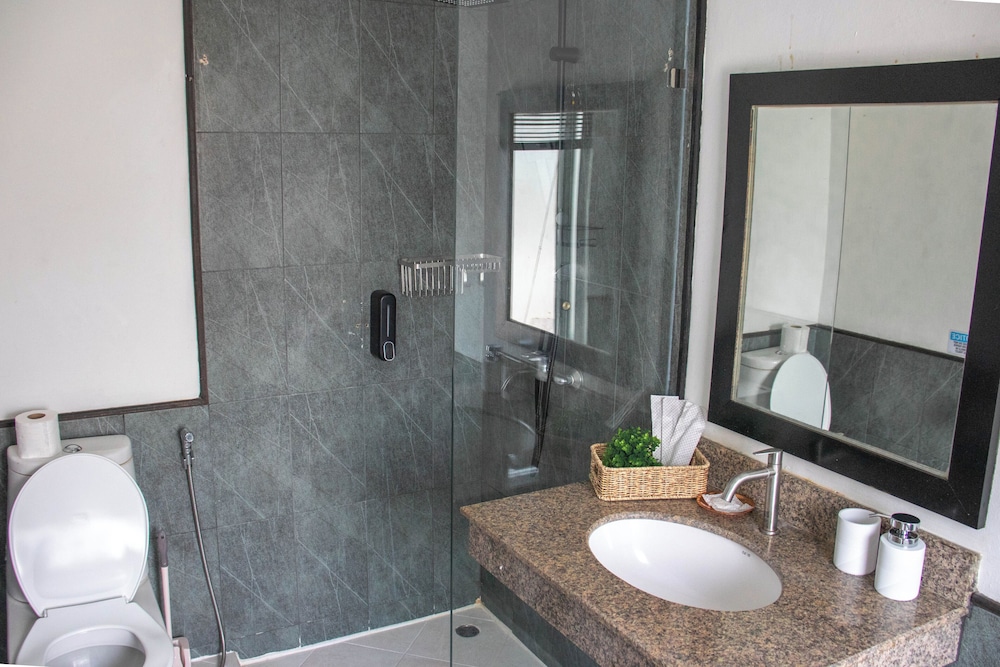 Family Room with Bath - Photo 16