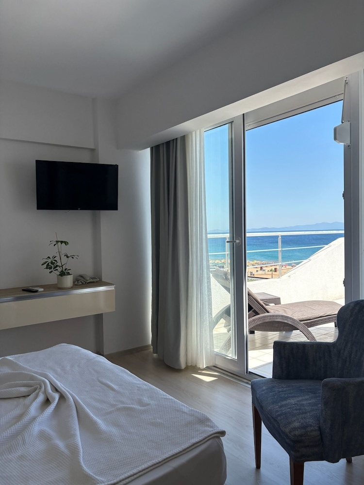 Suite Terrace Room photo 2