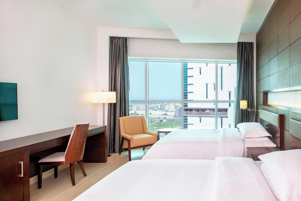 Executive Room, 2 Queen Beds, City View