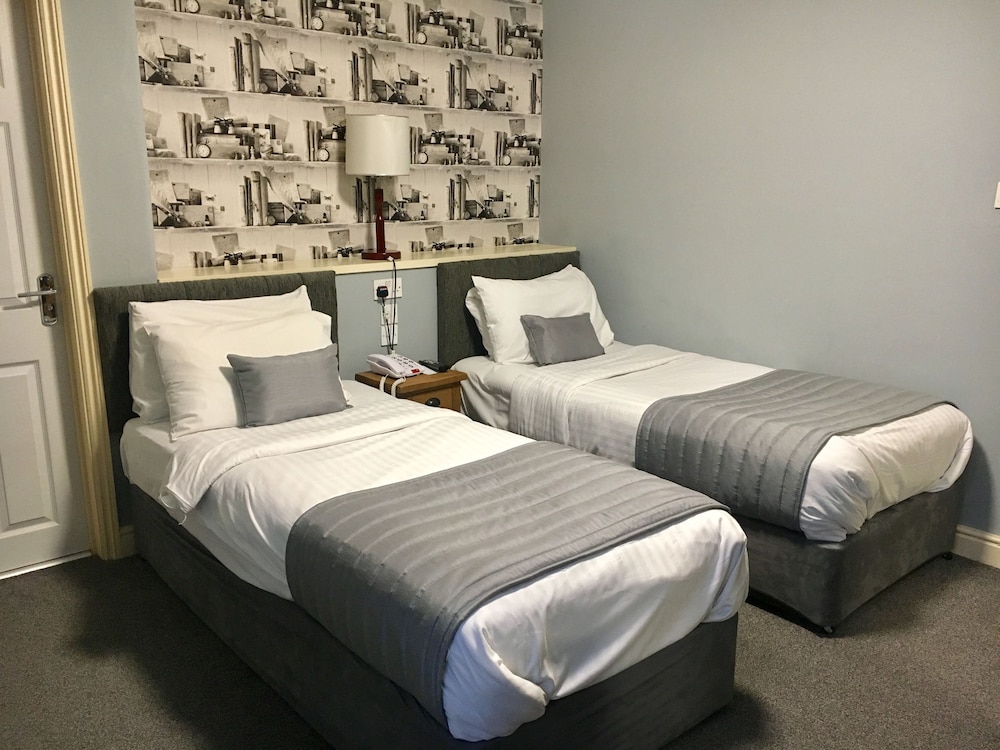 Standard Room, 2 Twin Beds, Non Smoking - Photo 6