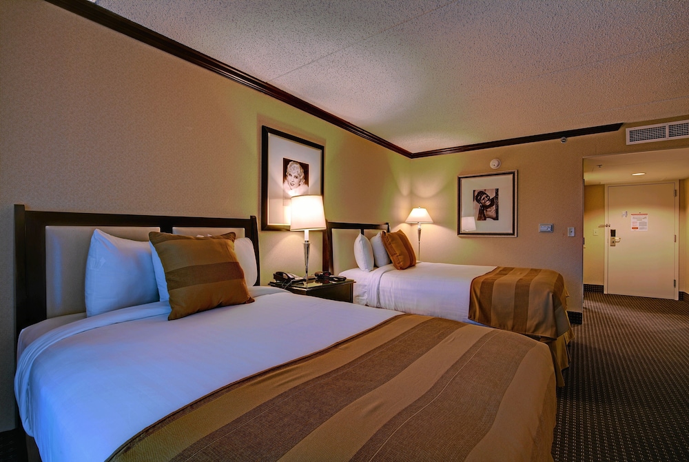 Standard Room (2 Double Beds) - Photo 4