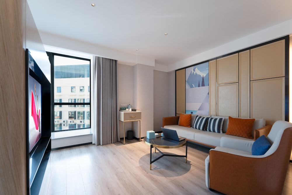 Luxury Suite, City View photo 2