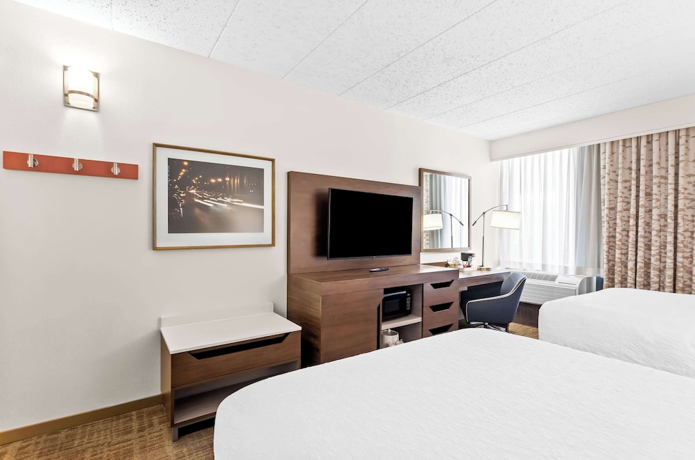 Room, 2 Queen Beds - Photo 3