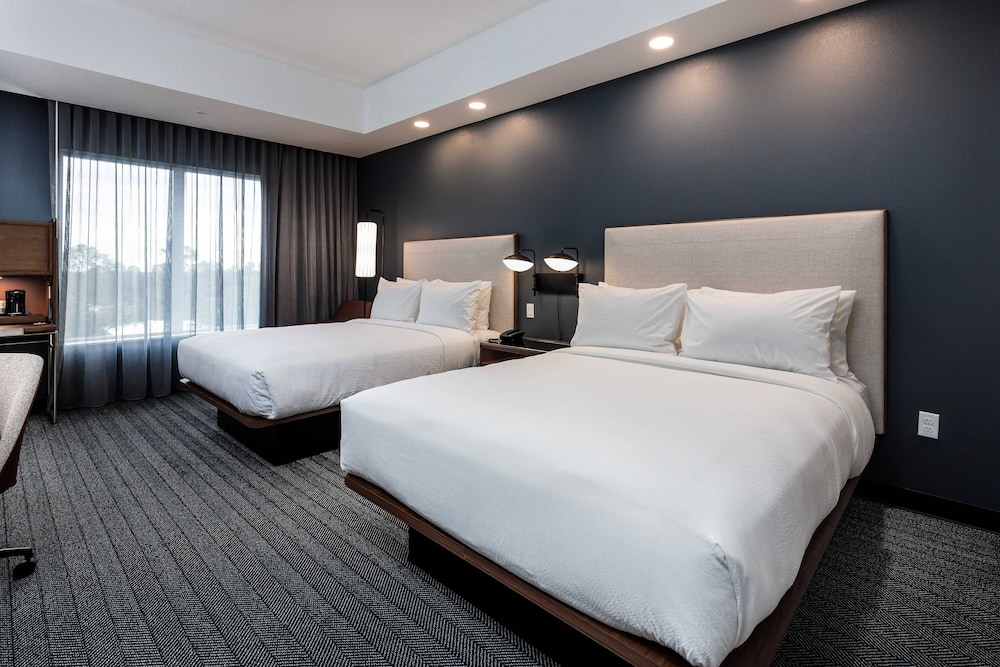 Room, 2 Queen Beds (Hearing Accessible) - Photo 2