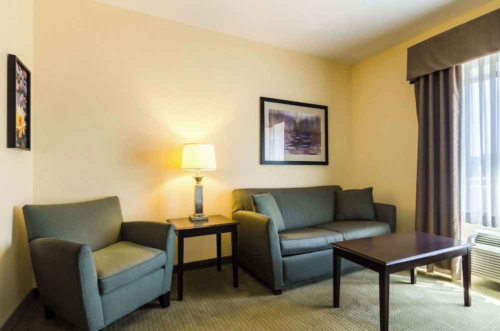 Suite, Multiple Beds, Accessible, Non Smoking - Photo 3