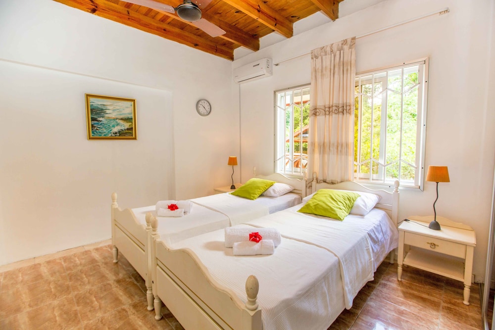 Basic Twin Room, 2 Twin Beds, Garden View photo 2