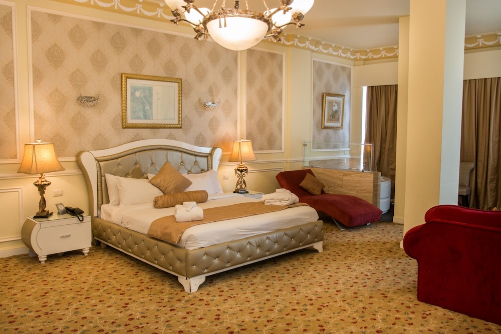 Paradise Imperial Suite - Direct Sea View  & Pool View