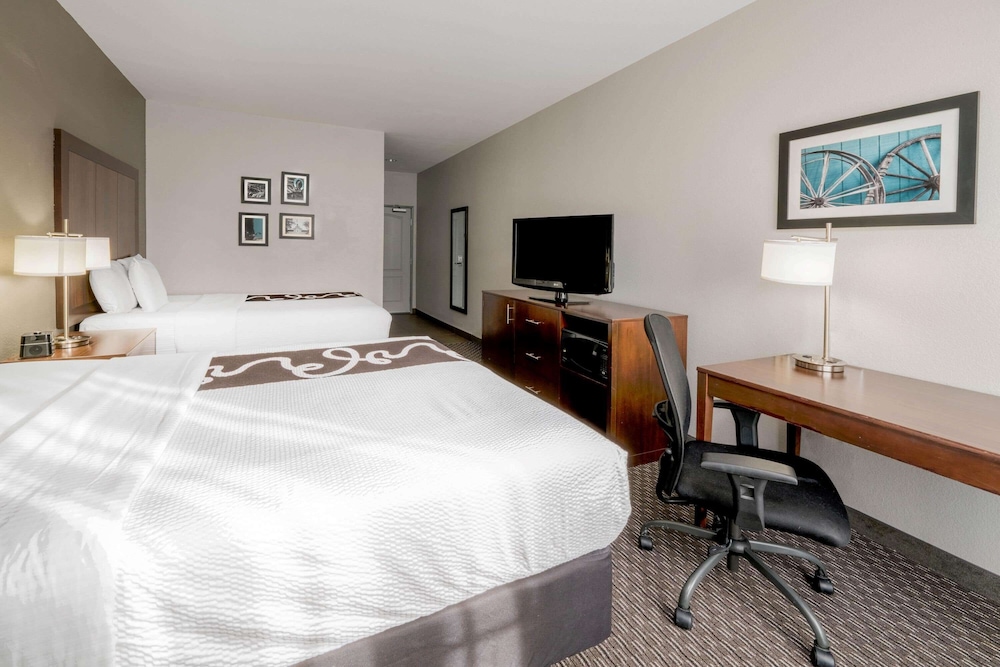 Room, 2 Queen Beds, Non Smoking - Photo 3